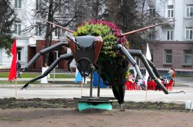 Цветочная скульптура «Бурзянская пчела»