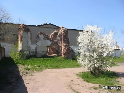 Бывший монастырь бернардинцев