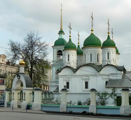 Церковь Троицы Живоначальной в Листах